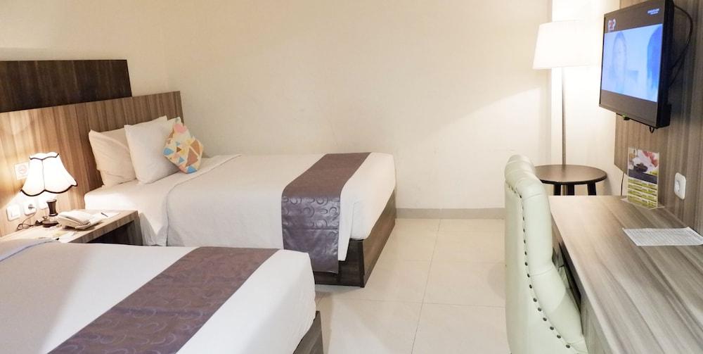 Vega Prime Hotel & Convention Sorong Exterior photo