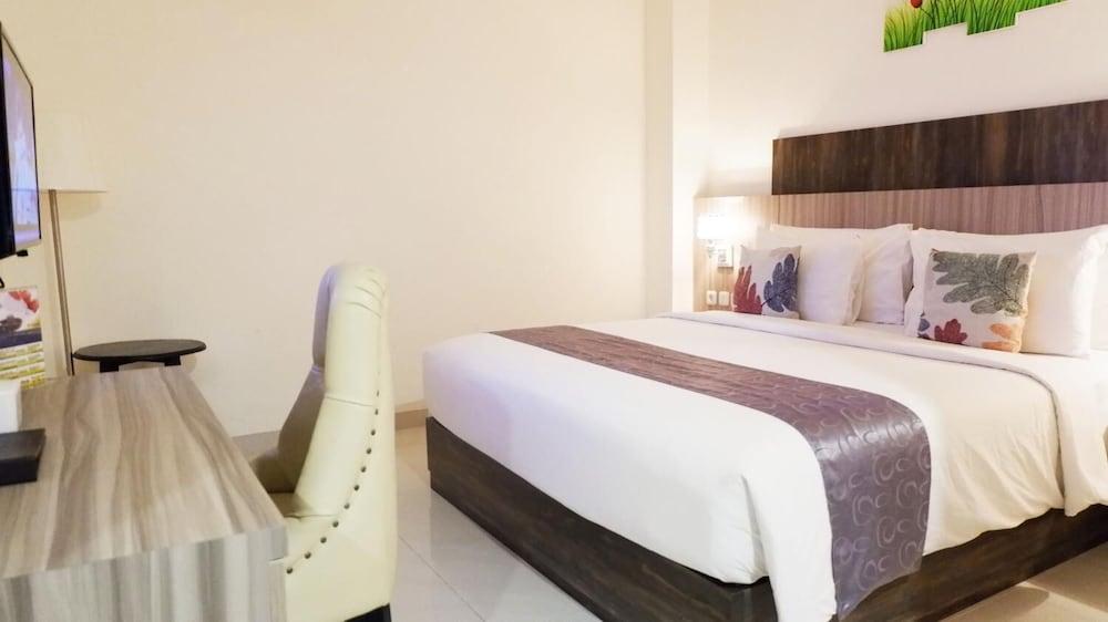 Vega Prime Hotel & Convention Sorong Exterior photo