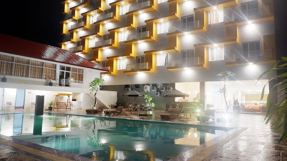 Vega Prime Hotel & Convention Sorong Exterior photo