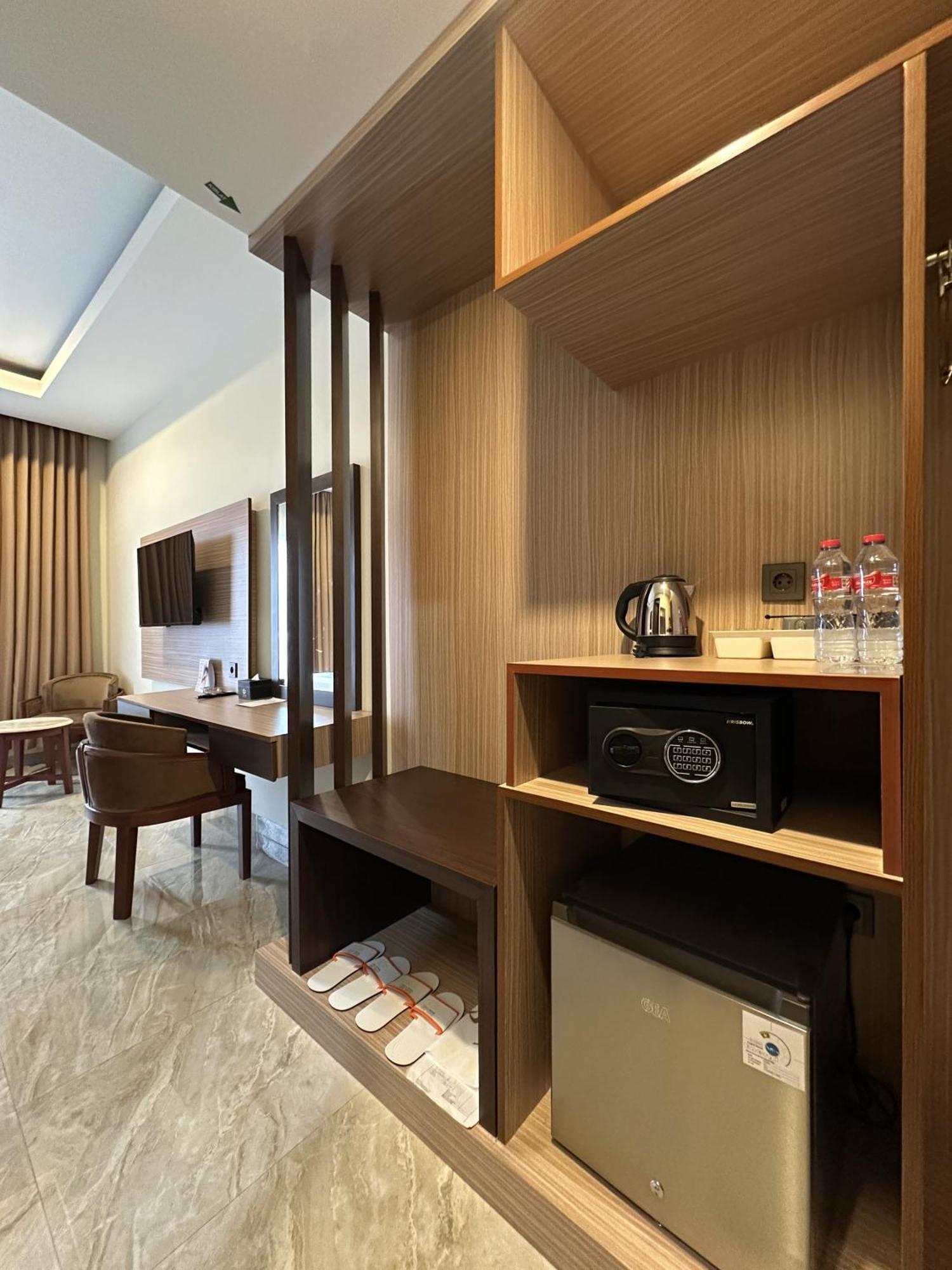Vega Prime Hotel & Convention Sorong Room photo
